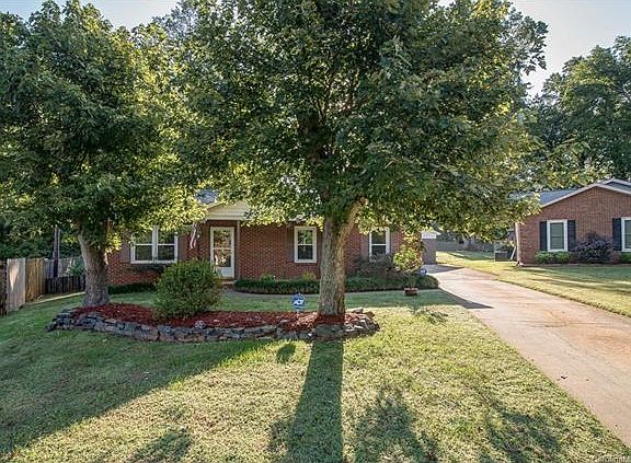 4th image of 9704 Stillwater Ln