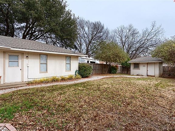4th image of 208 Northwood Dr