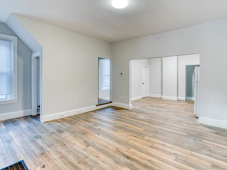 75 Ellis St — Photo 8