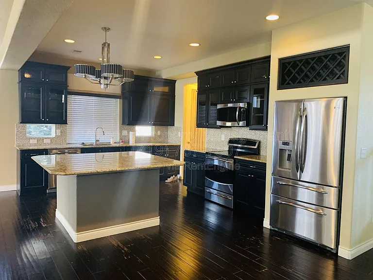 8284 Cypress Wood Dr — Photo 4