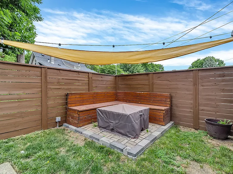330 Bernard Ave — Photo 4