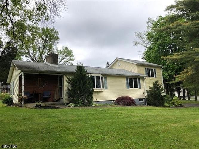 1st image of 5 Grove Dr