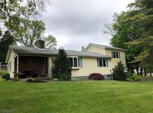 5 Grove Dr, Sussex, NJ 07461
