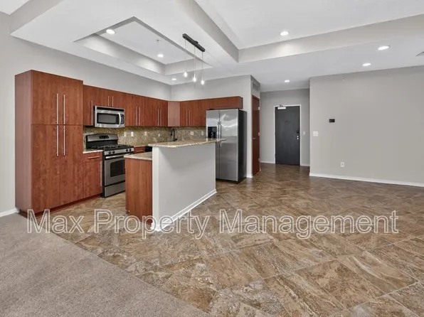 640 S 50th St, West Des Moines, IA