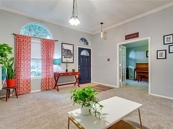 4th image of 1801 Morning Glory Dr