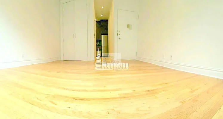 Rented by Manhattan Connection | media 15