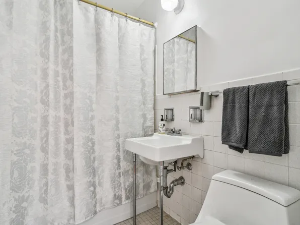 382 Central Park West image 7 of 9