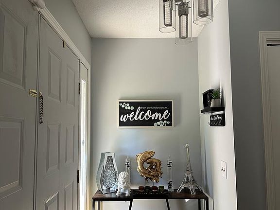 4th image of 1104 Appian Way