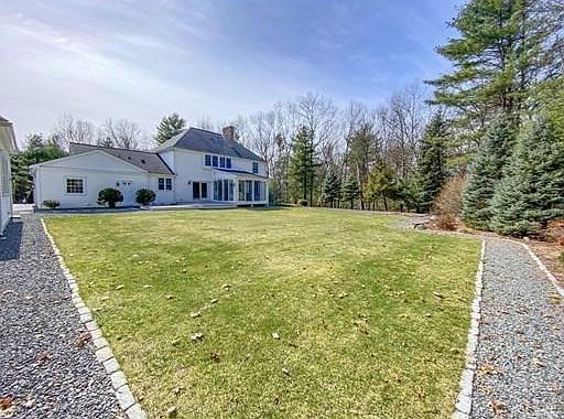 4th image of 15 Northwood Dr