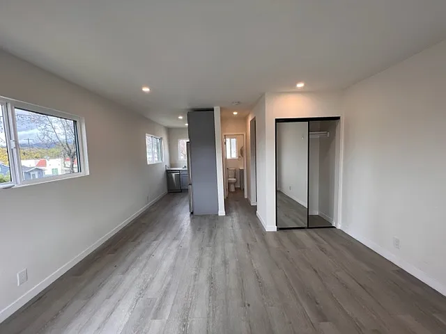 1408 Armadale Ave #2 — Photo 8