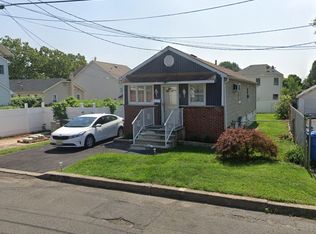 89 Trento St, Iselin, NJ 08830