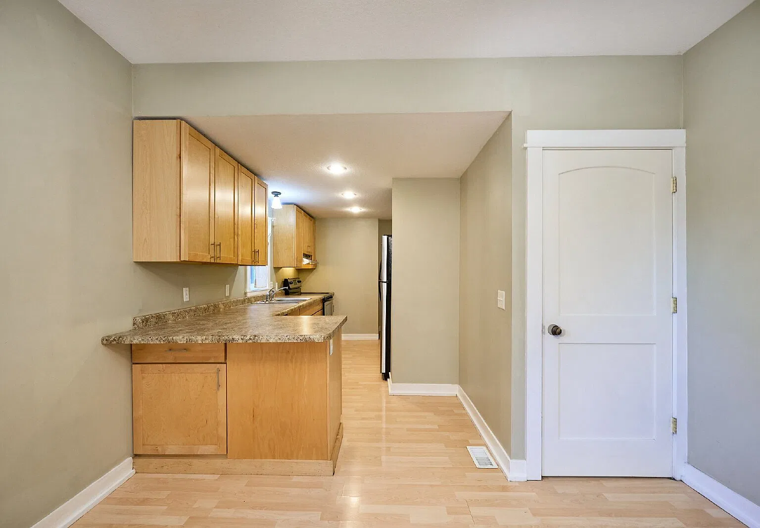 Unit B — Photo 4