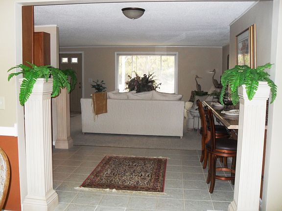 4th image of 560 Shannon Dr
