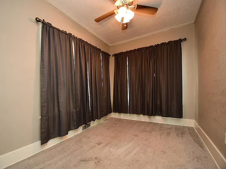 2723 Newport Ave — Photo 20
