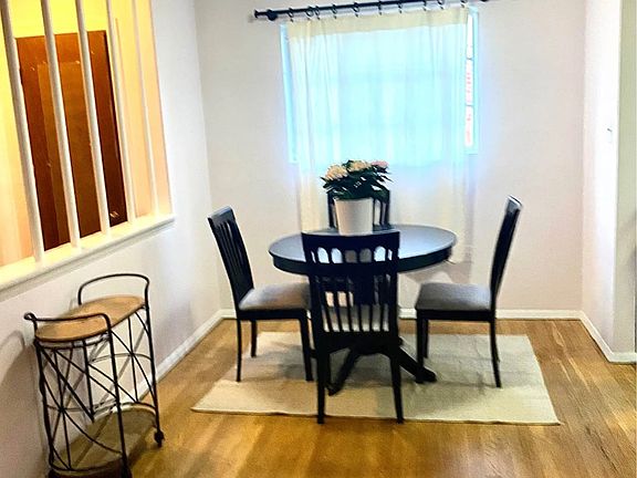 Living Room - Dining area