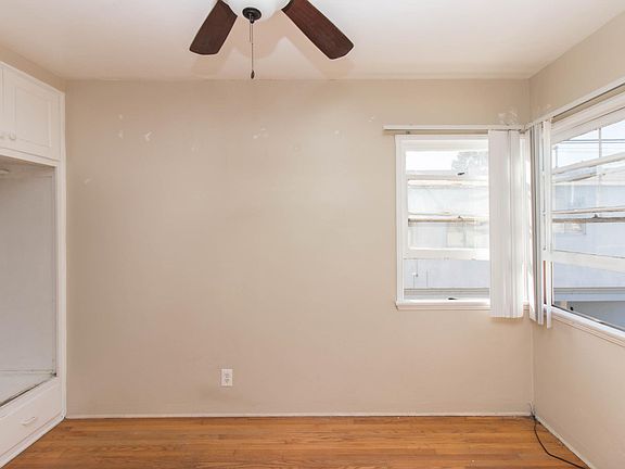 4th image of 158 Roycroft Ave