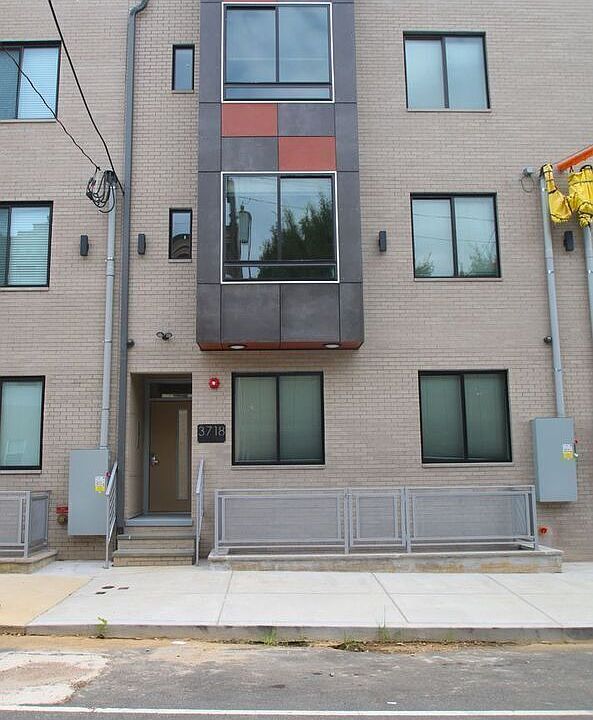 1st image of 3716 Haverford Ave #3F