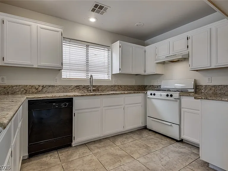 5532 Cactus Thorn Ave — Photo 12
