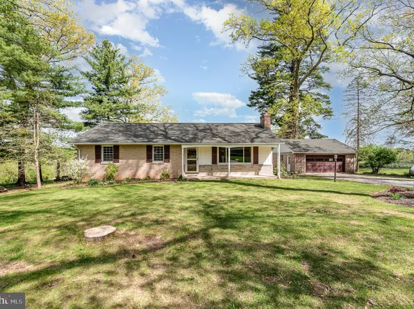 38 Half Mile Dr, Gardners, PA 17324