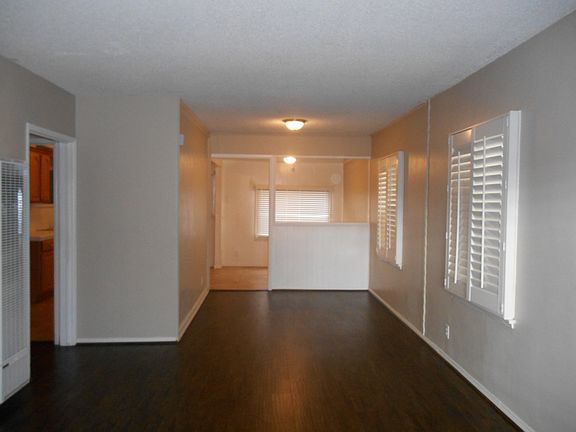 4th image of 2111 W 94th Pl