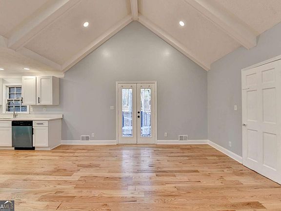 5th image of 1695 Bull Run SW