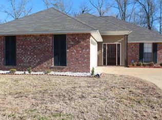 119 Garrett Dr, Terry, MS 39170