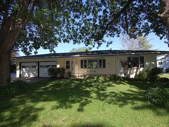 2nd image of 3891 Lake Vista Dr NE