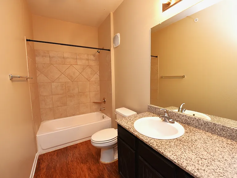 Seaside Landing Apartments — Photo 12