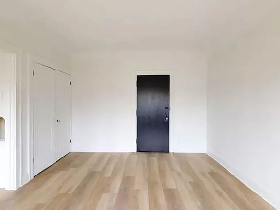 4th image of 12479 Cedar Rd Unit 301