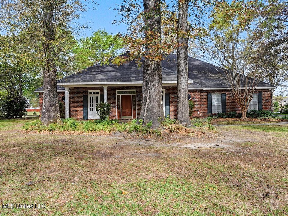 1st image of 15383 Swan Lake Blvd