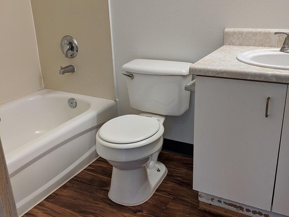 Studio bathroom
