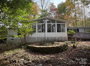 10 Greenwood Acres Dr, Mills River, NC 28759