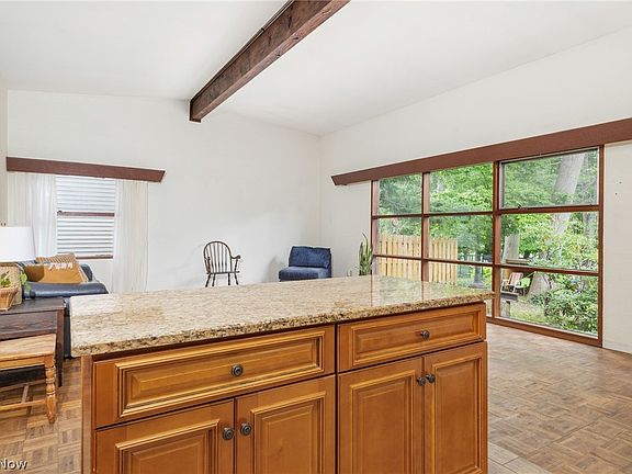 5th image of 6390 Nelwood Rd