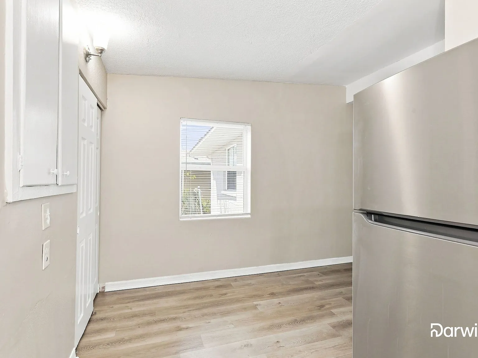 3 bed, 1.0 bath, 1048 sqft, $1,355 — Photo 3