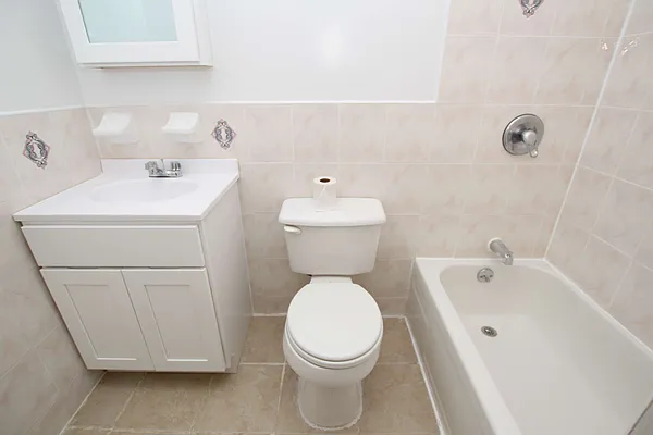 Rented by Nooklyn NYC LLC | media 9