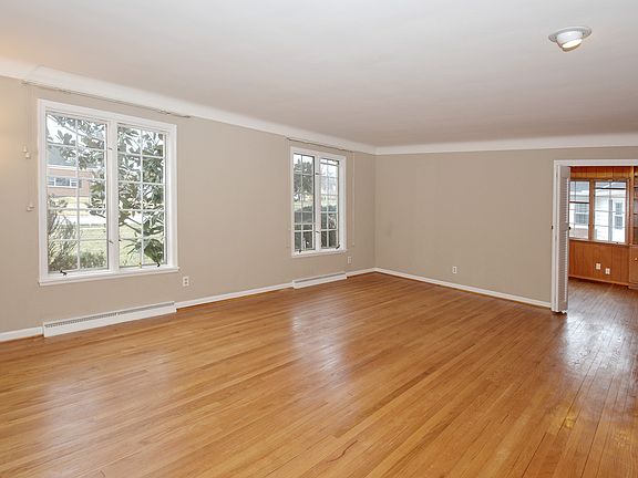 4th image of 2818 Cyclorama Dr