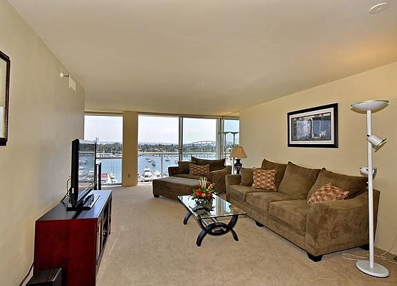 3rd image of 1710 Avenida Del Mundo Unit 605