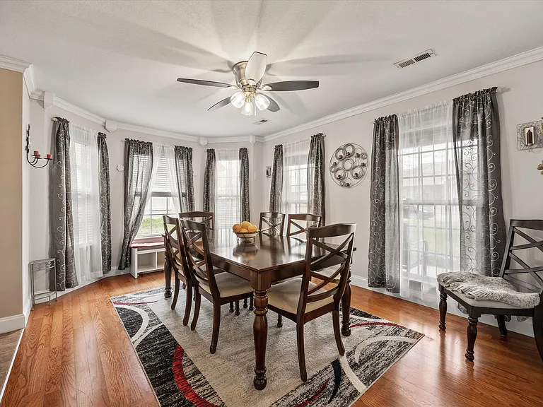 1110 Mercer Dr — Photo 4