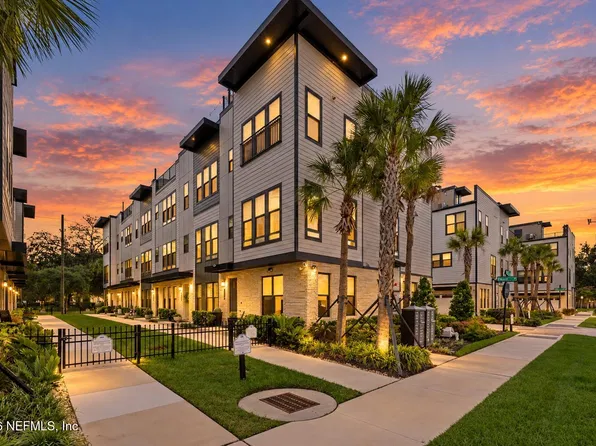 1611 PIAZZA Place, Jacksonville, FL 32207