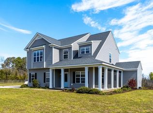 101 E Point Estates Ct, Knotts Island, NC 27950
