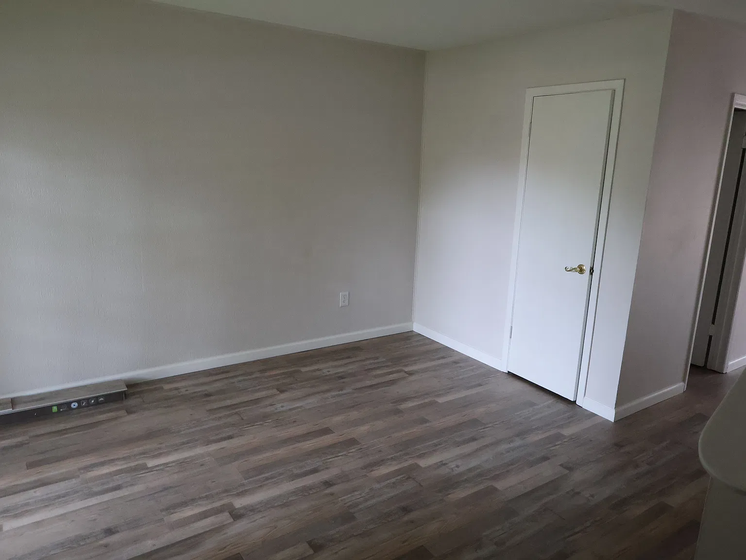 2 bed, 1.5 bath, 1088 sqft, $1,500 — Photo 3
