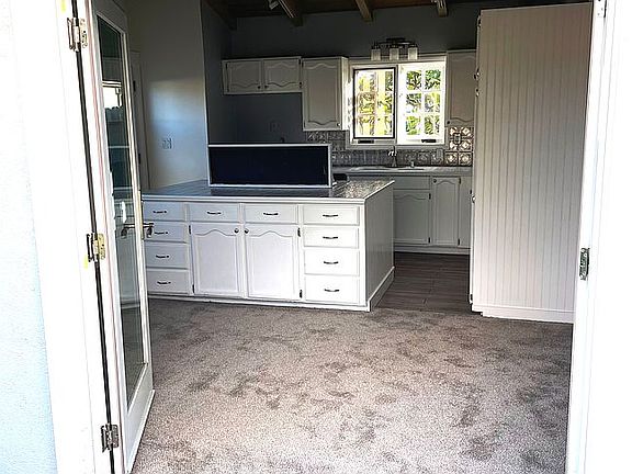4th image of 6121 Glacier Dr