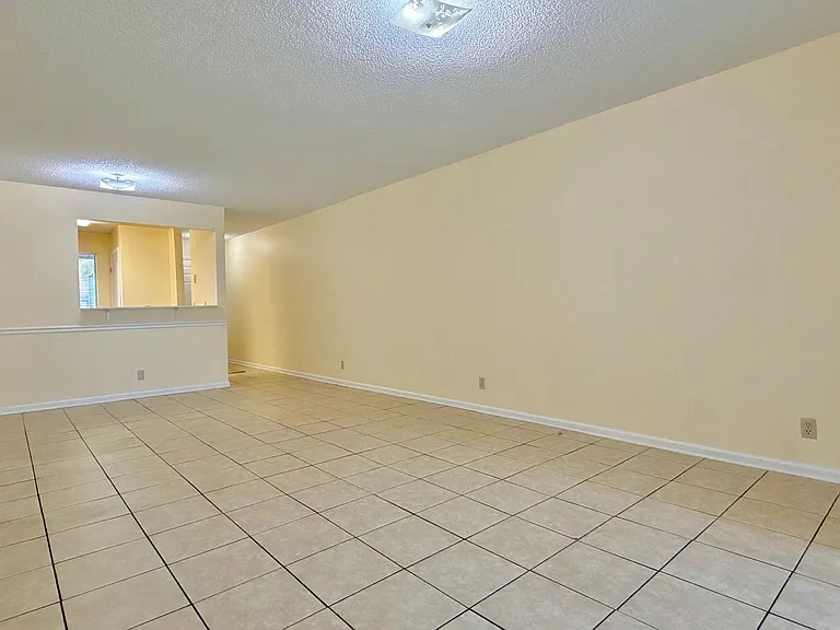 910 Brett Dr #117 — Photo 5