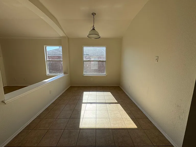6206 Taree Loop — Photo 8