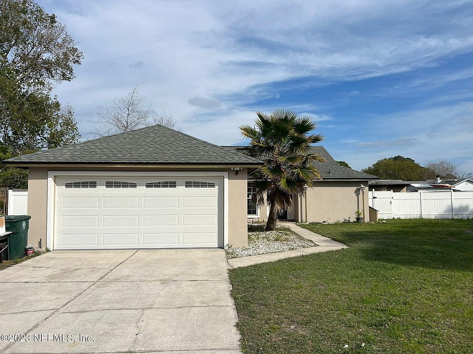 2nd image of 2429 Summer Tree Rd E
