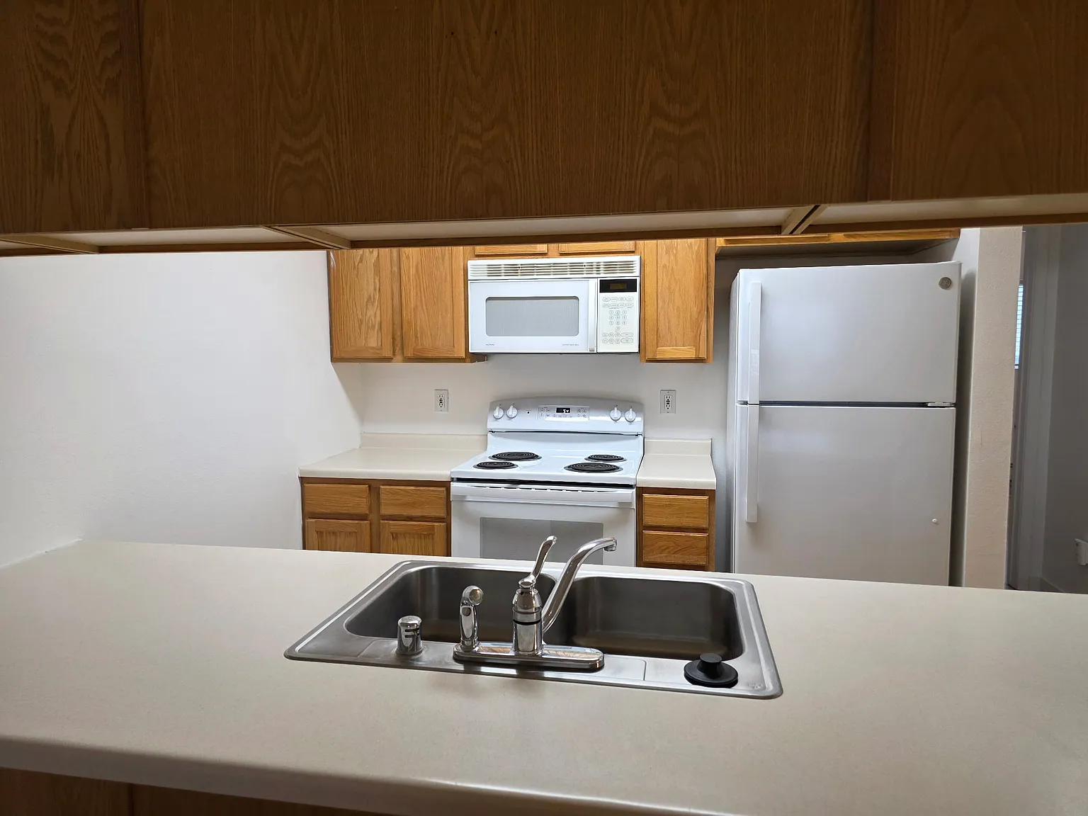 2 bed, $1,100 — Photo 3