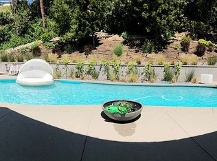 22455 De Grasse Dr, Calabasas, CA 91302