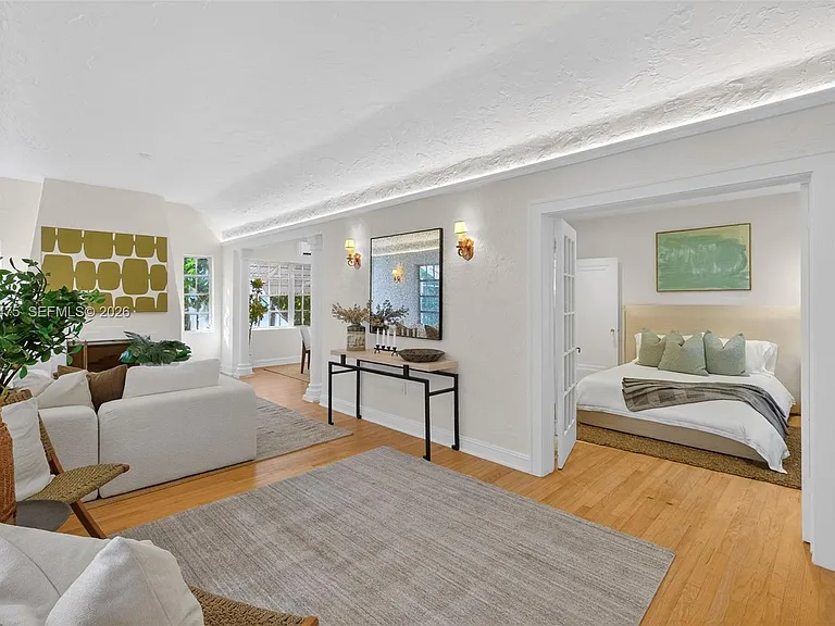 1305 Alhambra Cir — Photo 24