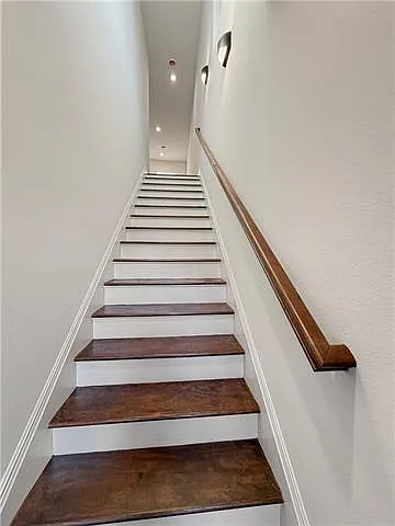 2756-2758 Gladiolus St #2756 — Photo 3