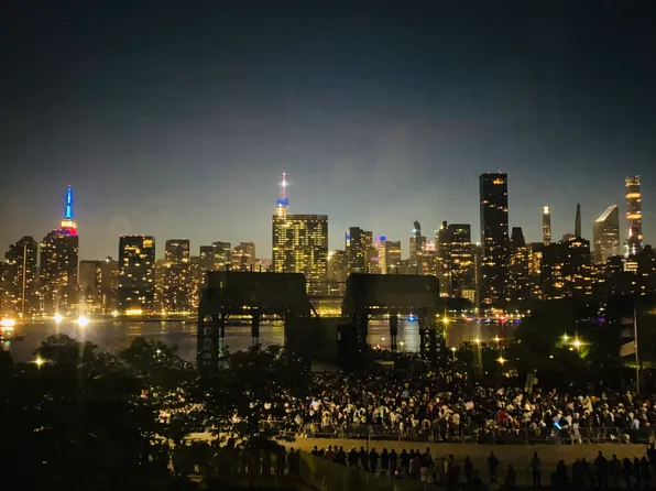 4-74 48th Avenue image 5 of 6